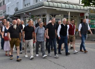 „Löwe traf Gailtaler Speck“ beim Lions-Dämmerschoppen in Hermagor