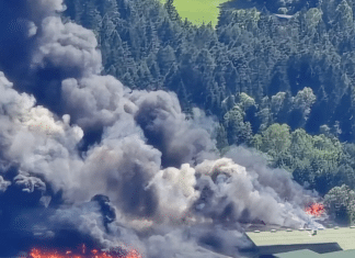 Feuer außer Kontrolle: Recyclinganlage in Osttirol brennt