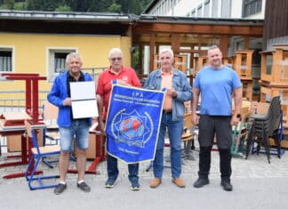 Schulmöbel für Tapolca: Kärntner Unterstützung für ungarische Schülerinnen und Schüler