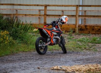 Moped-Planquadrat: Polizei kontrollierte auf der B111 und am Kreuzberg