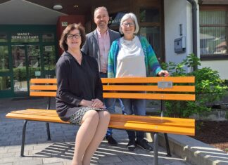 Mit orangefarbenen Bänken ein Zeichen gegen Gewalt setzen „Stoppt Gewalt – Orange the World“