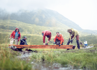 Grenzüberschreitendes Engagement: Alpenverein erhält Hilfe bei Wegearbeiten – auch im Oberen Gailtal/ Lesachtal!
