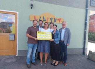 Spendenübergabe: 2.000 Euro für Kita Liliput in St. Leonhard