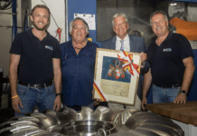 EFG Turbinenbau: 40 Jahre Erfolg und Engagement mit Landeswappen ausgezeichnet