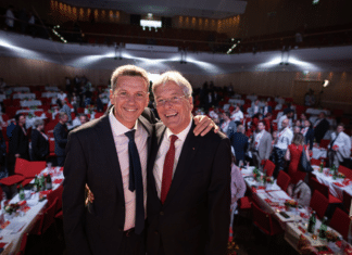 Übergabe in andere Hände: Daniel Fellner ist neuer SPÖ-Kärnten-Landesparteivorsitzender