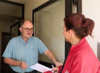 Von Tür zur Tür für Menschen in Not