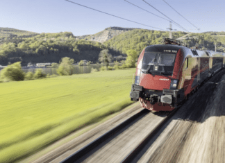 Herbstferien ist Reisezeit: Mehr Züge und rund 13.000 Extra-Sitzplätze für Bahnreisende!