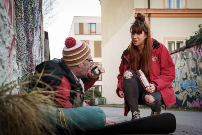 Kälte_Tee_ Wohnungslosigkeit-_c_Caritas_Johannes Leitner