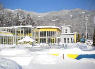 Aquarena Kötschach-Mauthen: Badespaß für die ganze Familie und Entspannung in der Saunalandschaft unter einem Dach!