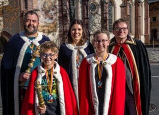 “Bussi-Bussi, Lei-Lei”: Faschingswecken in Kötschach-Mauthen