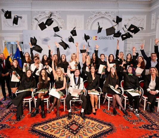 Meilenstein für das Kärntner Gesundheitswesen: Erster erfolgreicher Abschlussjahrgang zur Operationstechnischen Assistenz
