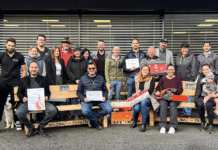 Preisverleihung im Gewerbepark Waidegg: Strahlende Gewinner:innen und neuer Defibrillator für Waidegg!