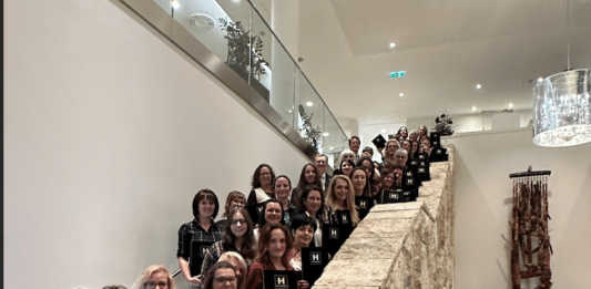 Treue und Engagement geehrt: Hilfswerk Kärnten feiert langjährige Mitarbeitende!