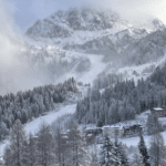Erster Wintergruß: Das Nassfeld erstrahlt in weißer Pracht – wann kommt endlich der Schnee ins Tal?
