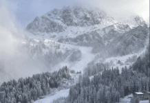 Erster Wintergruß: Das Nassfeld erstrahlt in weißer Pracht – wann kommt endlich der Schnee ins Tal?