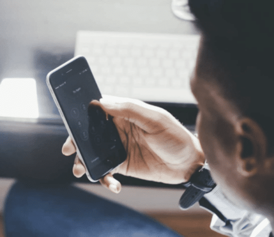 FinanzOnline Betrug: 45-Jähriger verliert mehrere Tausend Euro durch gefälschte SMS