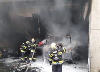 Brand im Lesachtal: Zugmaschine fängt Feuer