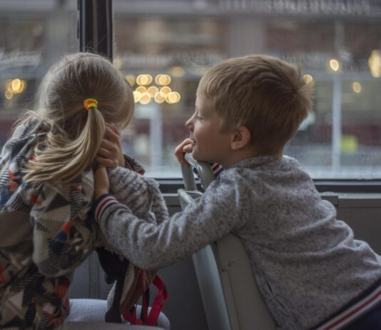 Faire Chancen für Kinder und Jugendliche: Kärnten investiert in Selbstständigkeit, Bildung und Betreuung
