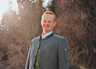 Zwischen Blaulicht, Bus und Bühne