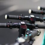 Schwerer E-Scooter-Unfall in Spittal/Drau: 28-Jähriger mit Rettungshubschrauber abtransportiert