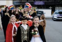 „Drei! Drei“: Das Kinderprinzenpaar eröffnet die Faschingssaison in Arnoldstein!