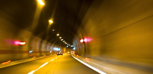 KI im Einsatz: Punktgenaue Informationen für Rettungseinsätze in Autobahntunneln
