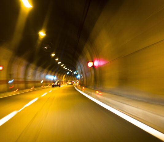 KI im Einsatz: Punktgenaue Informationen für Rettungseinsätze in Autobahntunneln