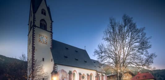 Advent im Lichterkranz: Stimmungsvoller Advent beim Gailtaler Dom