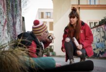 Weihnachten ohne Einsamkeit: TelefonSeelsorge und Caritas bieten Hilfe rund um die Uhr