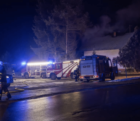 Sirenenalarm in Kötschach-Mauthen: Wohnhaus in Brand – Bewohner unverletzt