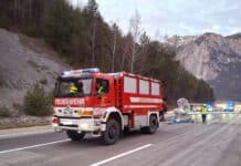 Außergewöhnlicher Einsatz: Notlandung eines Kleinflugzeugs auf der A2 Südautobahn