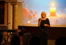 Cornelia Posch berührt in Kötschach – Konzert der Vergebung & Song-Premiere