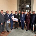 Ganz Treffen gegen die 380-kV-Leitung nahe den Siedlungsgebieten: Bürgerinitiative hat heute Kärntner Landtag 751 Unterschriften übergeben