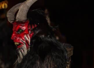 Krampus-Veranstaltung in Lienz: Jugendlicher brutal zu Boden gestoßen – Täter nun ausgeforscht
