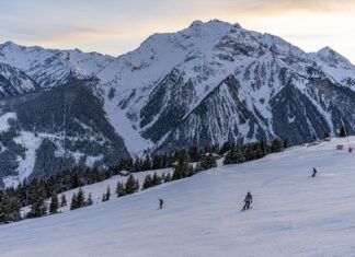 Start in die neue Skisaision: Unfallprävention und Tipps für unbeschwertes Skivergnügen