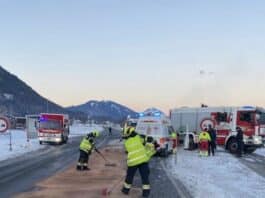 Fahrer alarmiert Einsatzkräfte: Rauchentwicklung an Linienbus