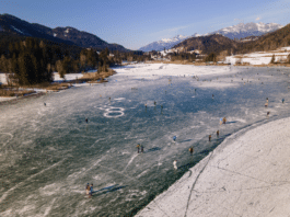 Die letzten Ferientage sportlich nutzen: Ca. 2 Kilometer Natureis am Weissensee laden zum Genießen!
