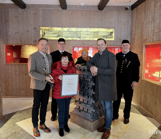 Mit Rekordstart ins neue Jahr: 10.000. Besucherin im Bergbaumuseum Bad Bleiberg geehrt!