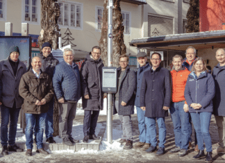 Karnische Region installiert kärntenweit erste digitale Fahrplanaushänge