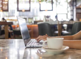 Online-Betrug: Junge Kärntnerin (22) verliert mehrere Tausend Euro durch vermeintlichen Verkauf