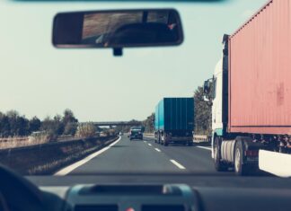 Mehr Lkw-Verkehr auf den Autobahnen: Anstieg sorgt für hohe Straßenbelastung