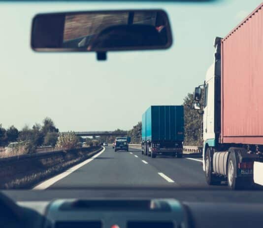 Mehr Lkw-Verkehr auf den Autobahnen: Anstieg sorgt für hohe Straßenbelastung