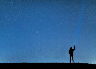 Ein Jahr voller Sternenwünsche: Glitzernde Sternschnuppen verzaubern den Nachthimmel 2026
