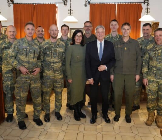 Wehrdienst-Reform: LH Kaiser für Verlängerung und gegen Volksbefragung