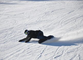 Fahrerflucht in Osttirol: Snowboarderin (16) verletzt – Zeugen gesucht
