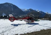 Schwerer Unfall auf der B111: Auto überschlug sich nach Frontalkollision