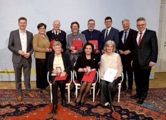 Große Ehren für verdienstvolle Kärntnerinnen und Kärntner