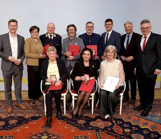 Große Ehren für verdienstvolle Kärntnerinnen und Kärntner