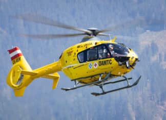 Schwerer Arbeitsunfall in Greifenburg: Mann gerät mit Hand in laufende Schneefräse