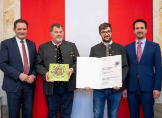 Kärntner Imkerschule: Staatliche Auszeichnung für Qualität und Nachhaltigkeit